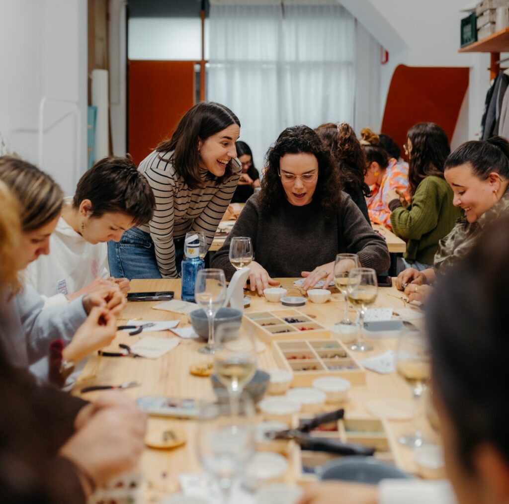 taller joyas con vino